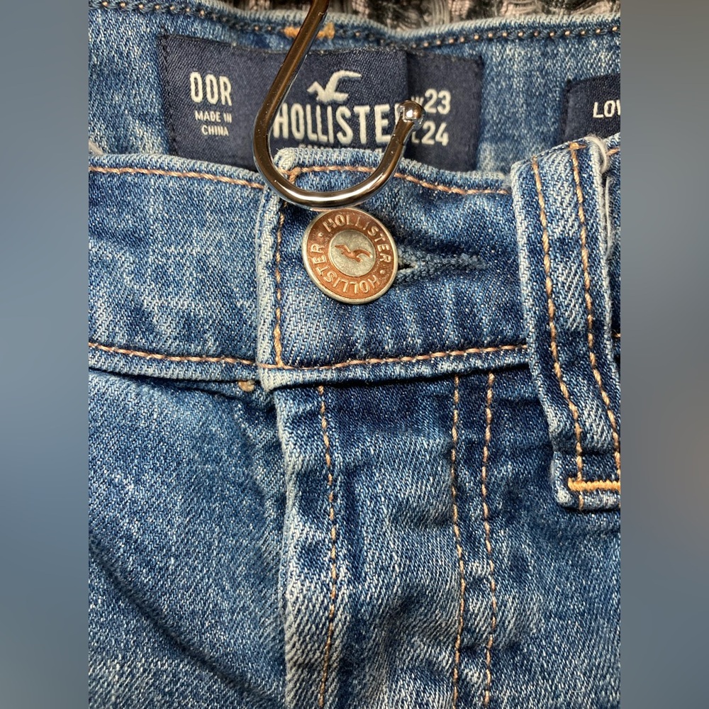 Hollister Light Blue Distressed Skinny Jeans - Picture 4 of 10